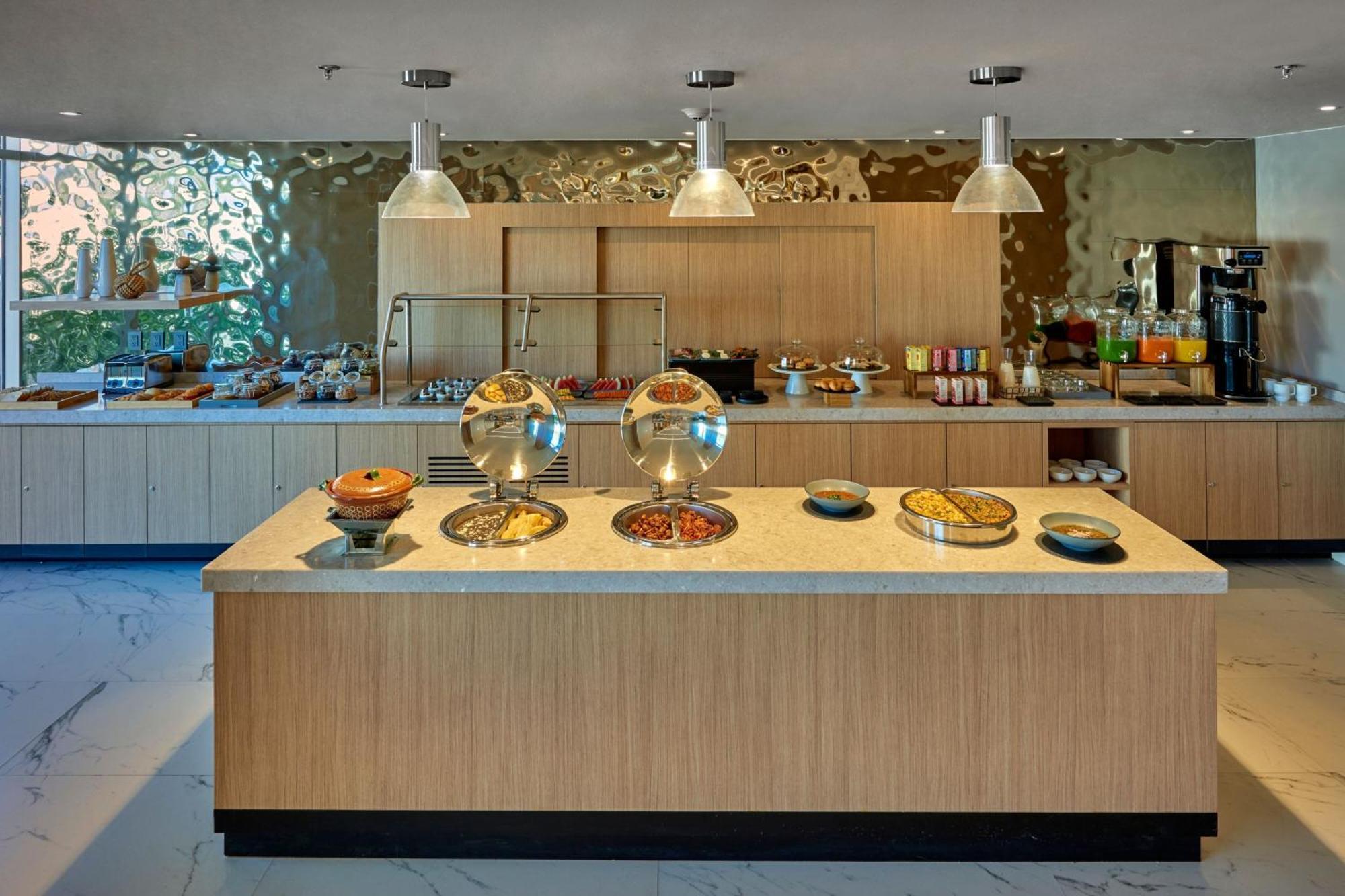 City Express Plus By Marriott Guadalajara Providencia Exterior foto